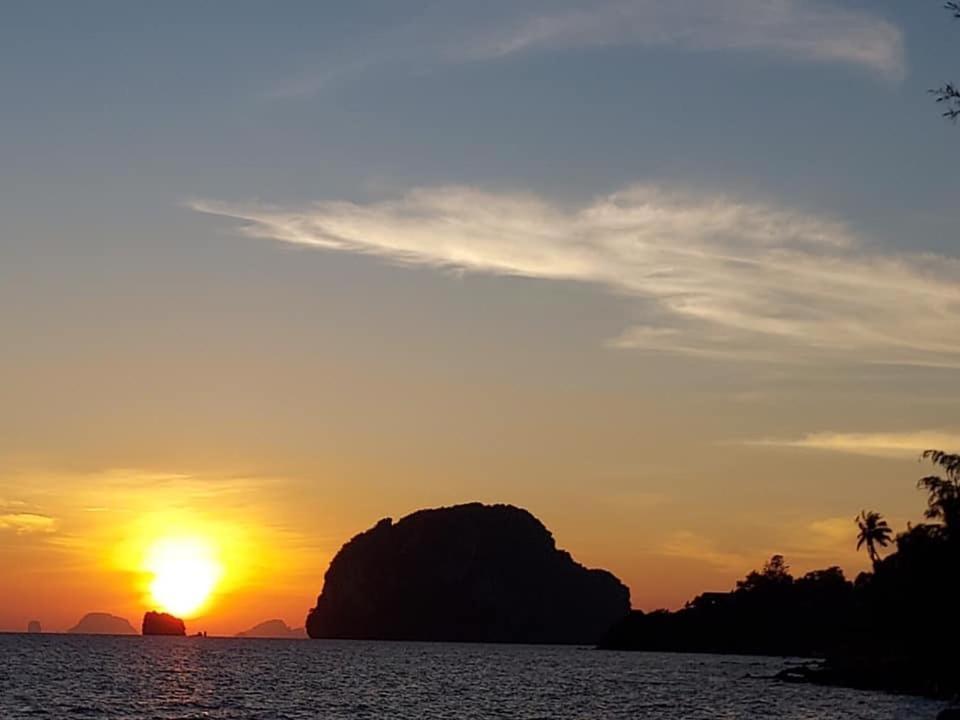 Koh Yao Yai Sea Breeze House เกาะยาวใหญ่ซีบรีซเฮ้าส์ Hotell Exteriör bild