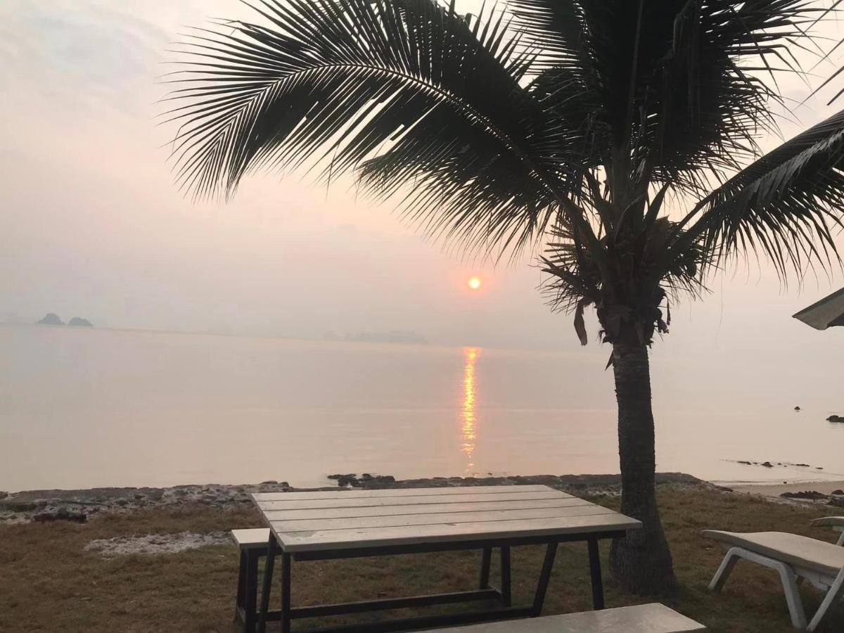 Koh Yao Yai Sea Breeze House เกาะยาวใหญ่ซีบรีซเฮ้าส์ Hotell Exteriör bild